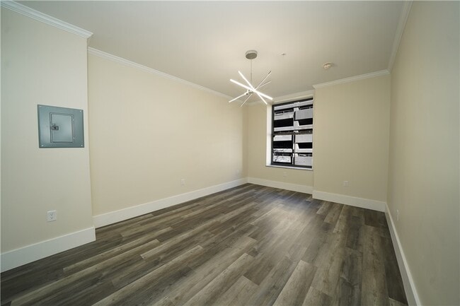 Photo - 184 N Main St