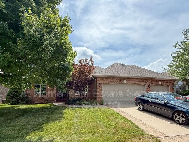 Photo - 3316 S Hillsboro Ave House