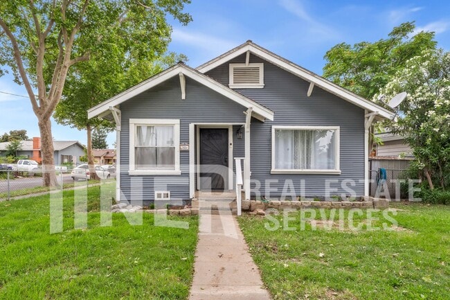 Photo - 348 B St