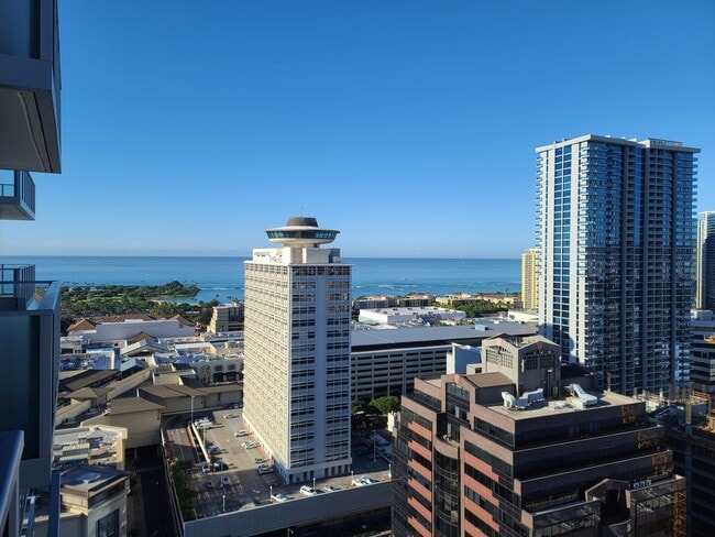 Building Photo - 1 bed 1 bath in Azure Unit 2706