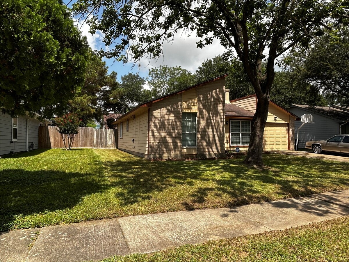 Photo - 2123 Crosscoach Ln