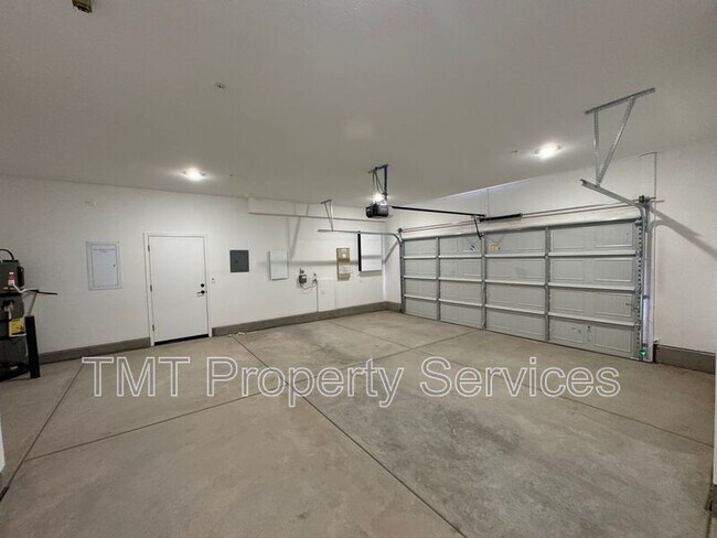 Photo - 5210 Peace Lily Ln