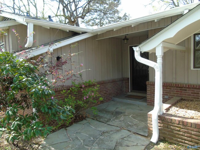 Photo - 2504 Maysville Cir NE