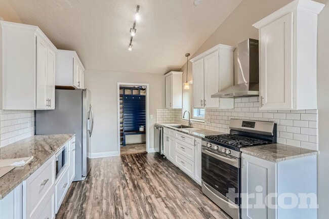 Photo - 7850 Park Ave NE