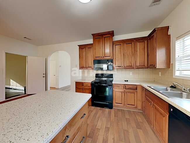 Photo - 901 Vandiver Ct