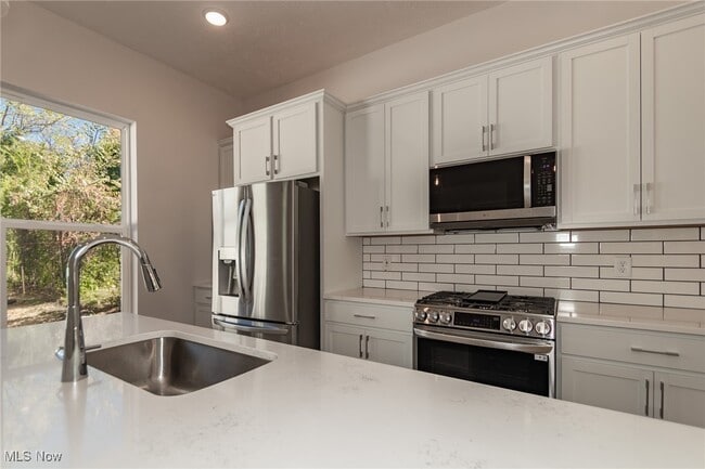 Building Photo - 2265 E 97th St