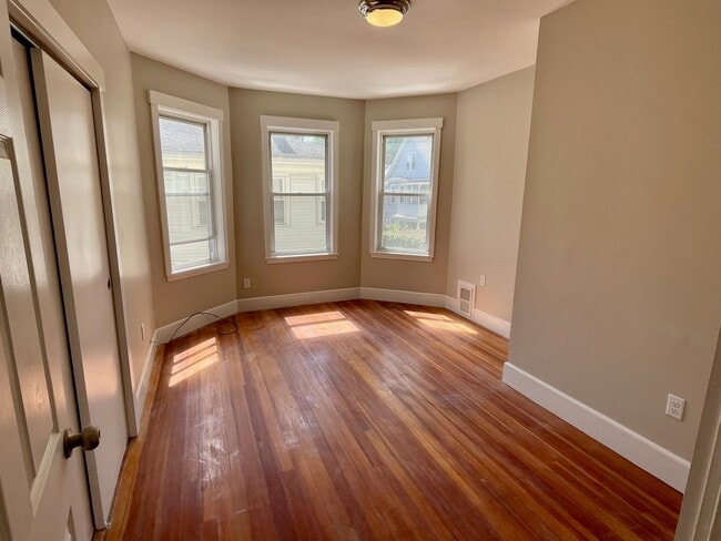 Photo - 240 Allston St Unidad 1