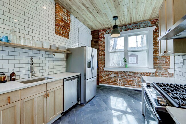 1024 Kalamath St.
