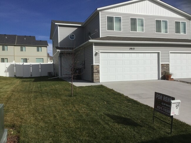 3 BEDROOM 2.5 BATHROOM SADDLE RIDGE TOWNHOUSE - 3 BEDROOM 2.5 BATHROOM SADDLE RIDGE TOWNHOUSE
