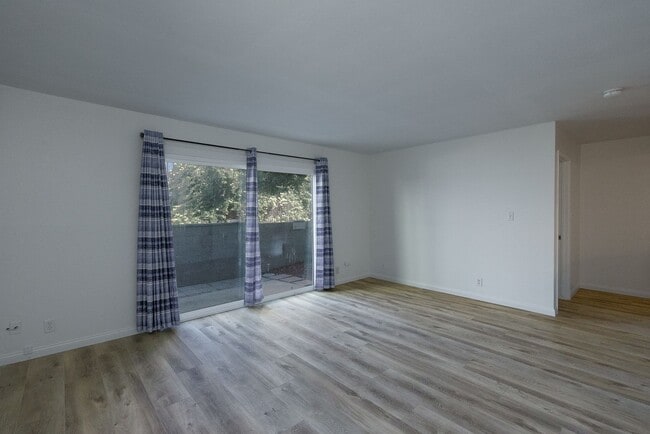 Photo - 145 Camarillo- LT Unit Lower