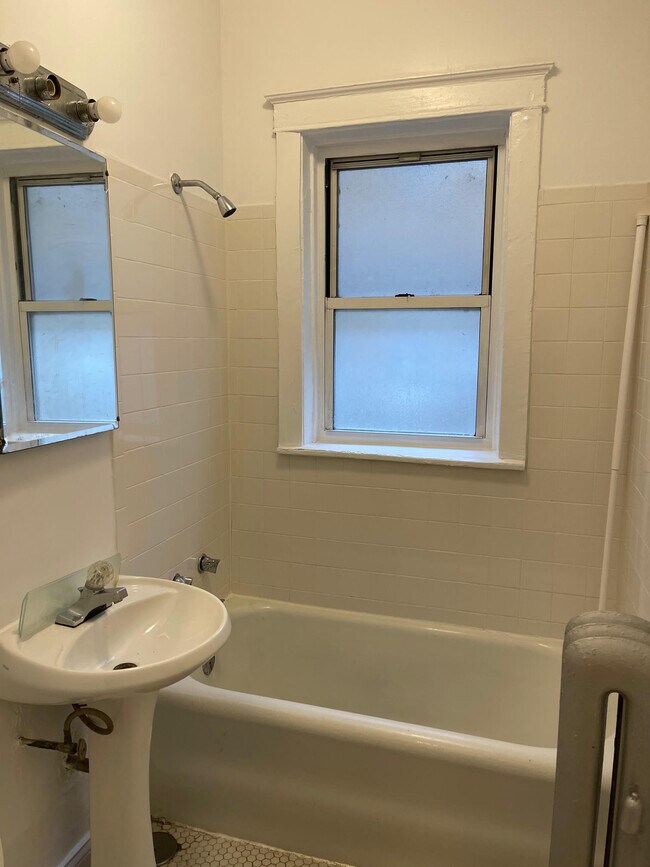 Photo - 6964 Sheridan N Rd Unit ONE BEDROOM- 3B