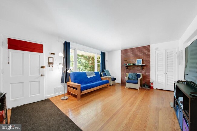 Building Photo - 10502 Glenhaven Dr Rental