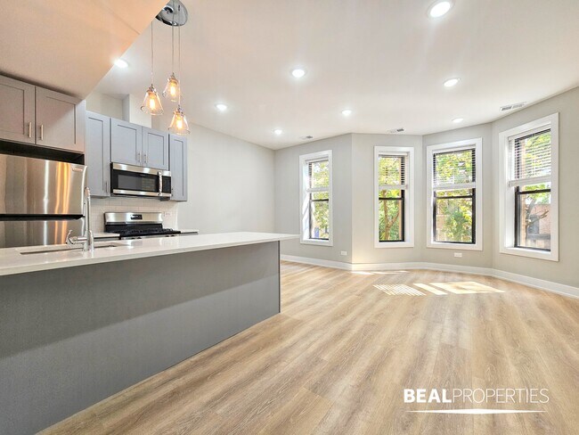 Building Photo - 428 W Belden Ave Unit 05 Rental