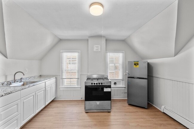 Photo - 155 Babcock St Unit 3