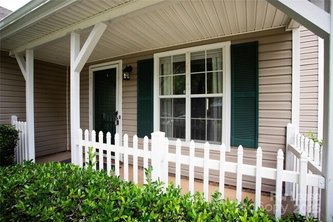 Photo - 322 Cottonwood Park Dr