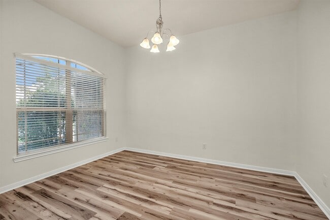 Photo - 12822 Lakeshore Dr