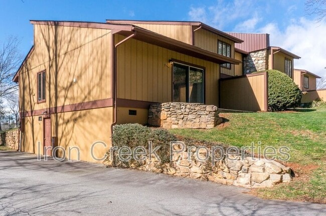 Photo - 137 Colony Dr