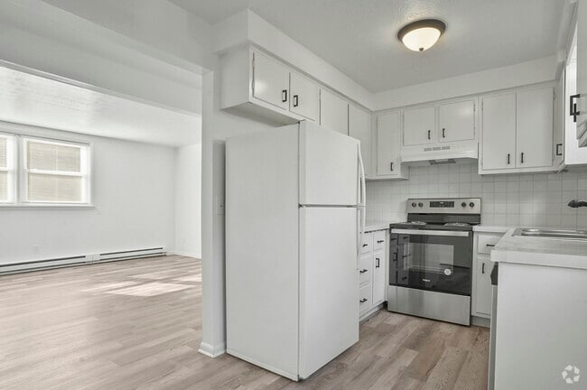 Building Photo - 3745 Woodford Ave NW Unit 2 Rental
