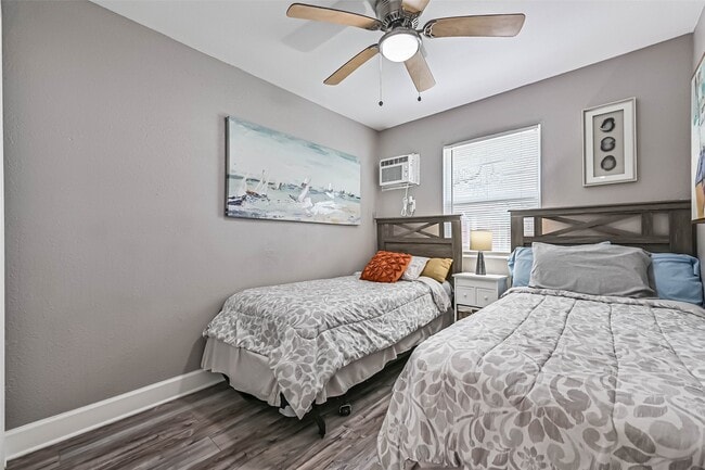 Building Photo - 2914 Avenue K Unit 3