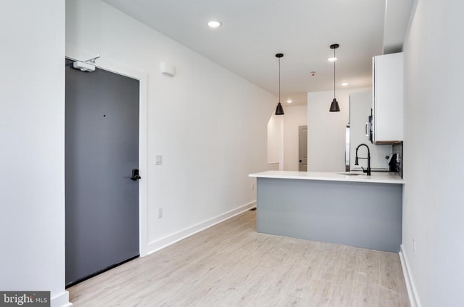 Building Photo - 922 W Arizona St Unit 1
