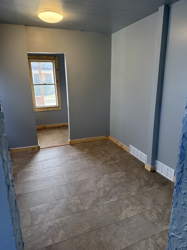 Photo - 103 N 3rd Ave