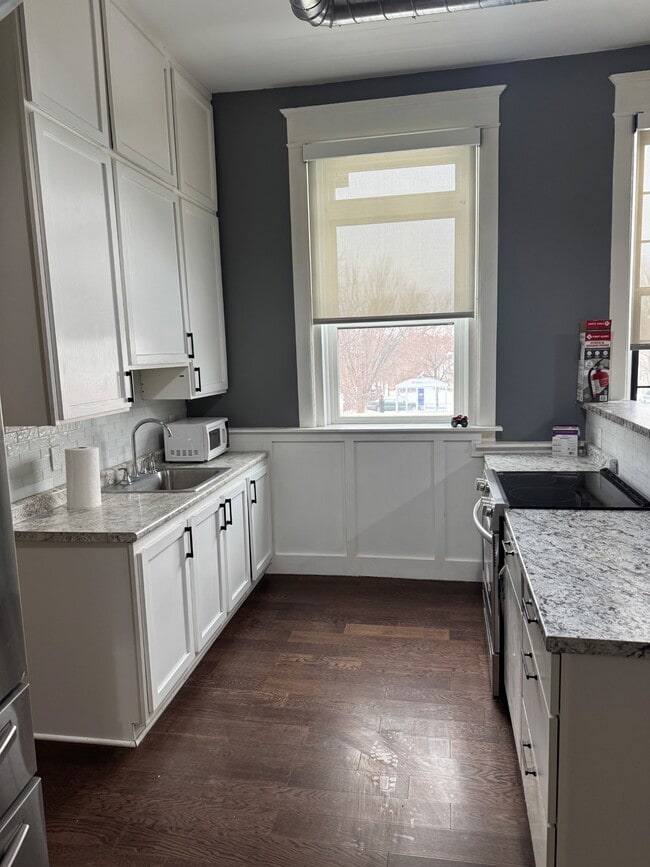 Photo - 647 York Ave Unit 2