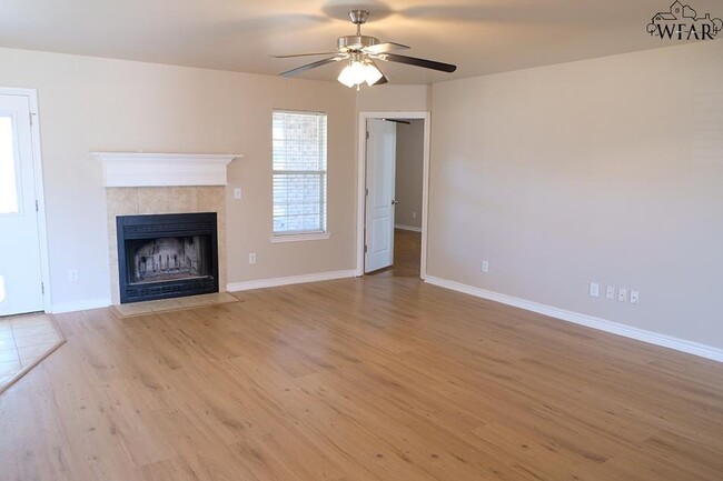 Photo - 5027 Cy Young Dr