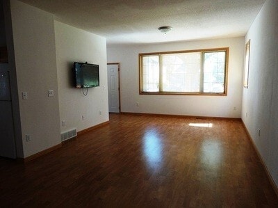 Photo - Lots of Room-s