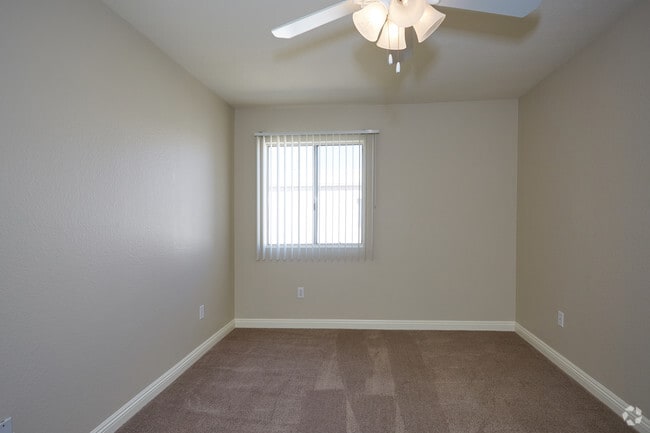 Tamarack Gardens Apartments