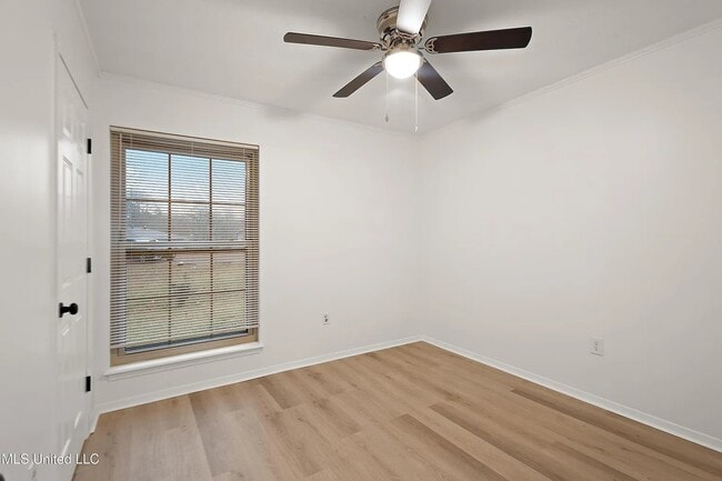 Photo - 18 Begonia Ct
