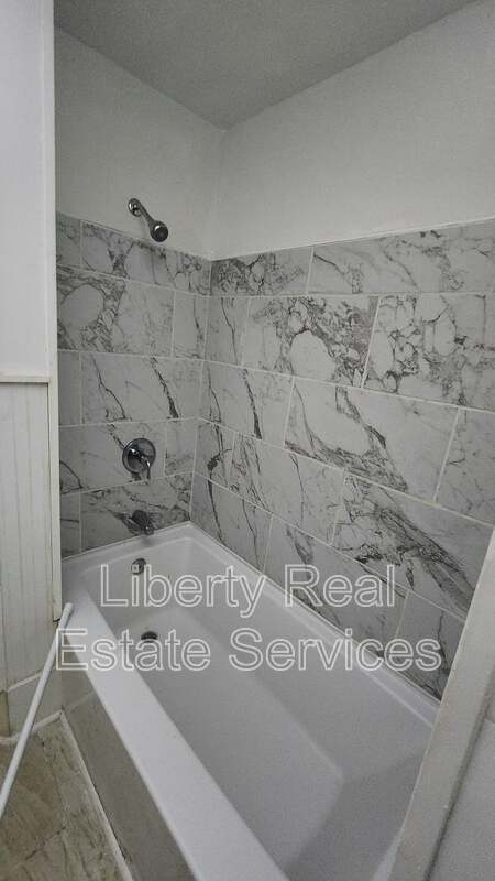 Photo - 826 E Duffy St