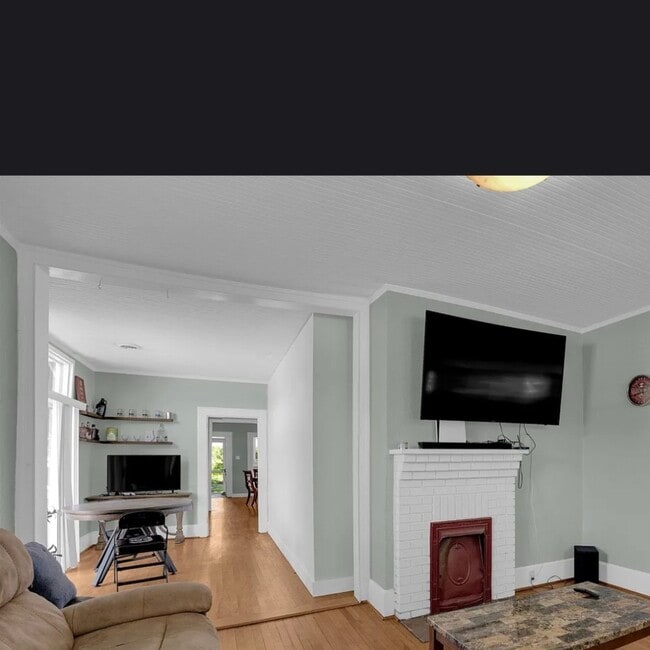 Photo - 326 Lyles St