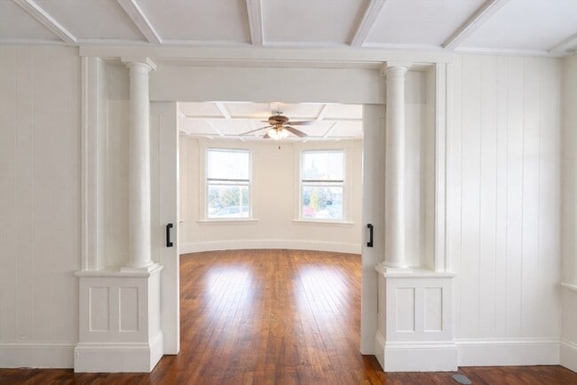 Building Photo - 8 Almont Ave Unit 1