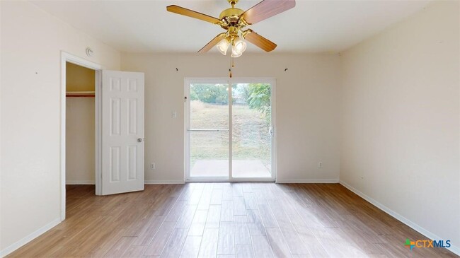 Photo - 802 Hackberry St