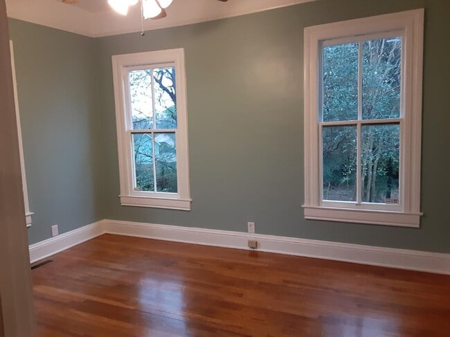 1827 Lakewood Ter SE