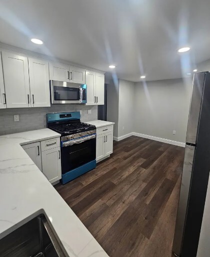 Building Photo - Bedford Cottage