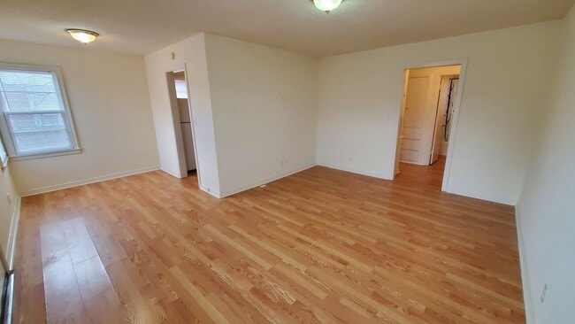 Building Photo - 102 S Palo Duro St Unit B Rental