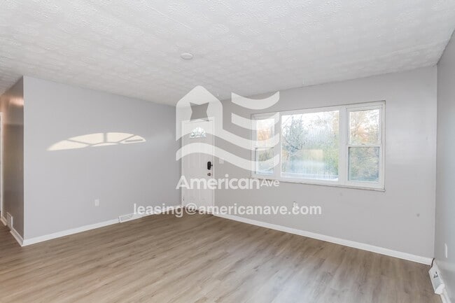 Photo - 3075 Percy Ave