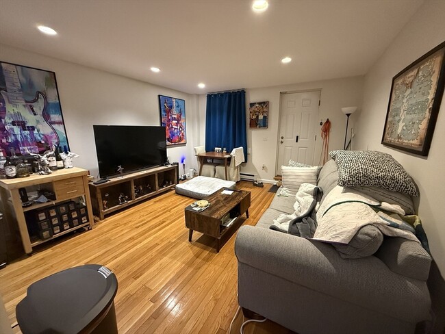 Photo - 18 E Springfield St Unit 1