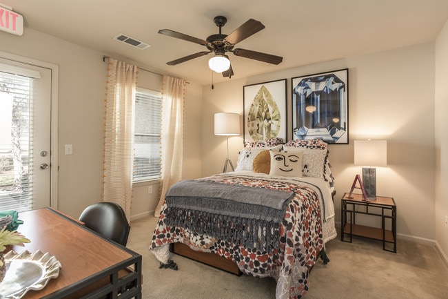 Photo - Gateway at Huntsville