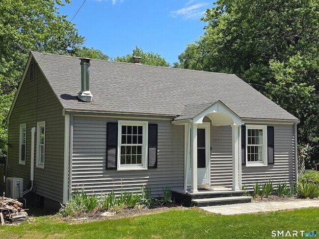 Building Photo - 157 S River Rd