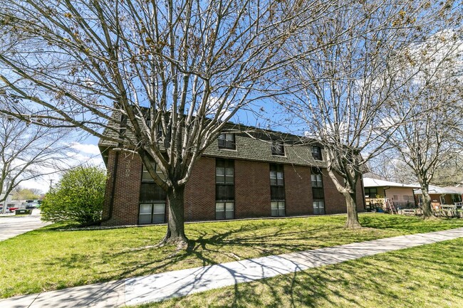 Building Photo - 3909 N 68th St Unit 01 Rental