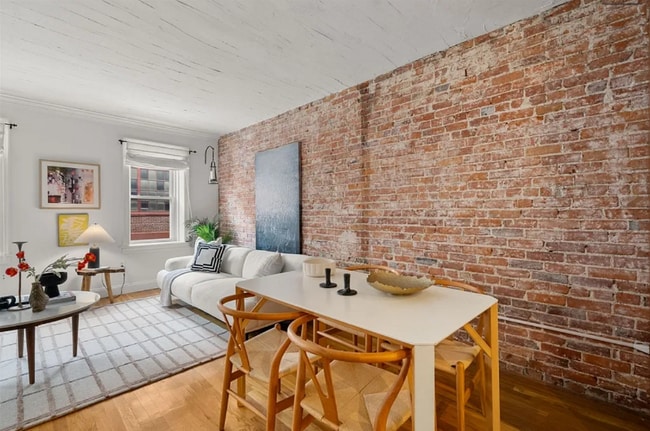 Photo - 156 Prince St Unit 11