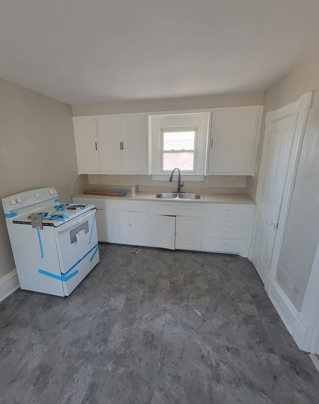 Building Photo - 516 2nd Ave S Unit 2