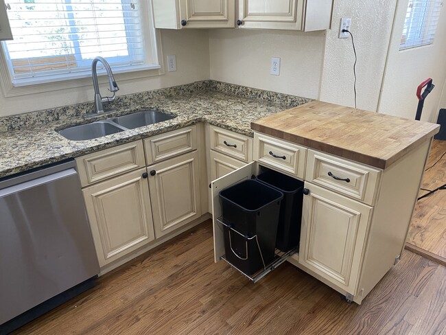 kitchen garbage pull out