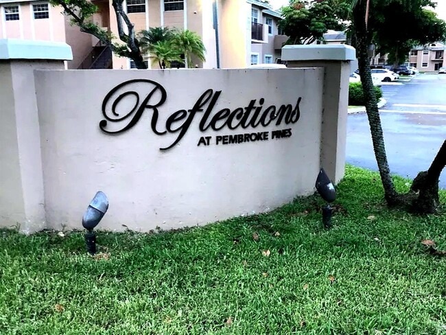 Building Photo - 2331 NW 96th Ter Unit 17M