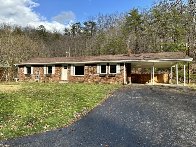 Building Photo - 230 Pleasant Valley