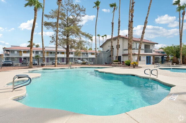 Piscina y spa - Village Square