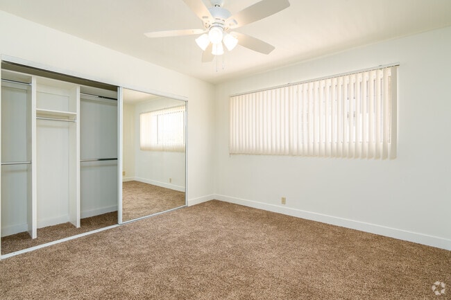 2BR, 1BA - 900SF - Primary Bedroom
