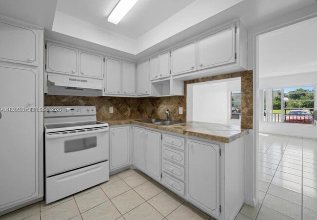 Photo - 1400 NE 169th St Unit 115